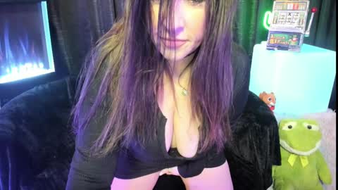 Snapshot of elle4you chatting on February 2025 08:22:02 PM ELLE online show from February 2025 08:22:02 PM