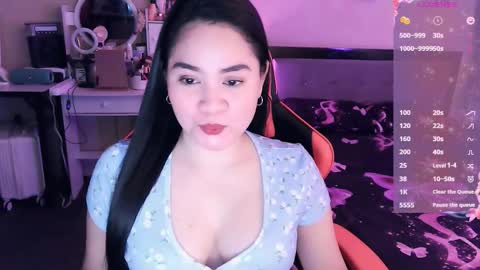 Snapshot of elleelle123 chatting on November 2025 01:04:01 AM Ann online show from November 2025 01:04:01 AM