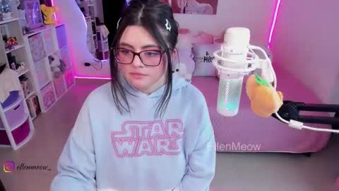 Snapshot of ellen_meow chatting on November 2025 02:32:02 AM Meow in da house . online show from November 2025 02:32:02 AM