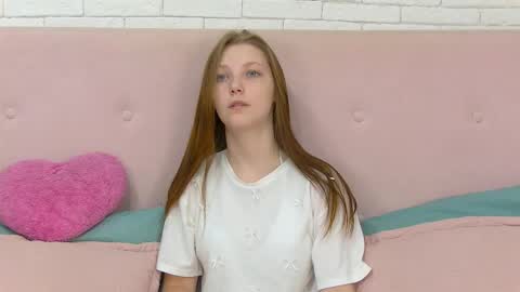 Snapshot of ellenbush chatting on September 2025 06:26:02 AM EllenBush online show from September 2025 06:26:02 AM