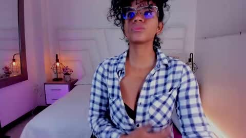  Ellie   online show from March 2025 12:23:02 PM