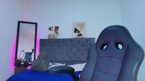  Ellie   online show from September 2025 11:54:01 AM