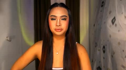 Snapshot of elliecummers chatting on November 2025 06:32:01 PM ellie online show from November 2025 06:32:01 PM