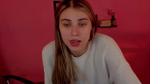 elliecutes online show from December 2024 06:02:01 PM