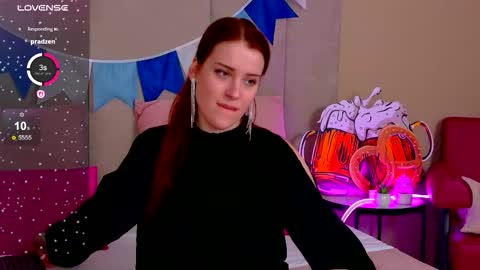 EllieLarson online show from September 2025 06:13:02 PM