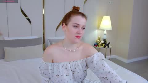 EllieLarson online show from October 2025 05:01:01 PM