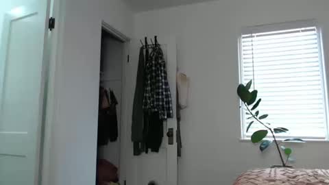 Snapshot of ellierowyn chatting on October 2025 08:20:02 PM Ellie Rowyn online show from October 2025 08:20:02 PM