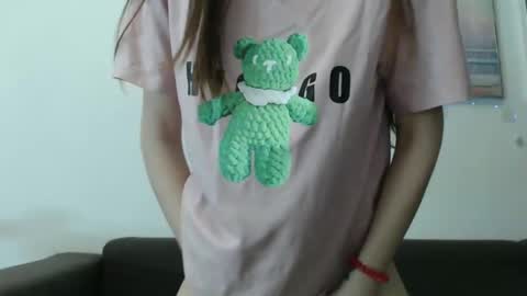 Snapshot of elliewalkersdreamgirl chatting on January 2025 10:19:01 PM Effie1818 online show from January 2025 10:19:01 PM