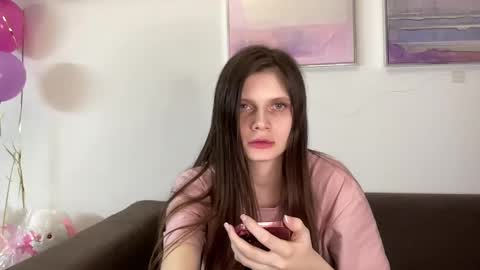 Snapshot of elliewalkersdreamgirl chatting on February 2025 10:33:01 PM Effie1818 online show from February 2025 10:33:01 PM