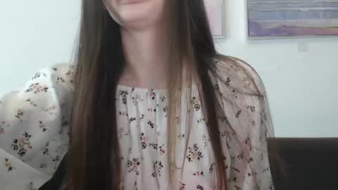 Snapshot of elliewalkersdreamgirl chatting on February 2025 05:04:02 PM Effie1818 online show from February 2025 05:04:02 PM