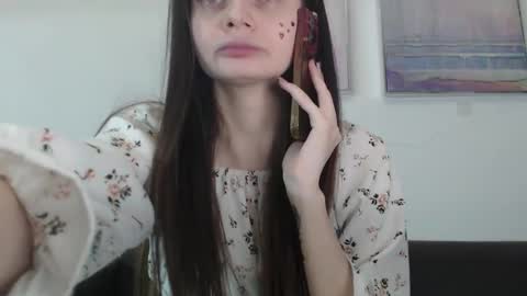 Snapshot of elliewalkersdreamgirl chatting on February 2025 08:44:02 PM Effie1818 online show from February 2025 08:44:02 PM