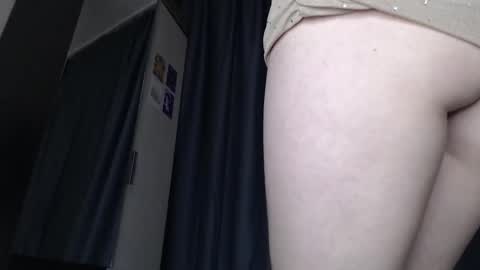 Snapshot of elliewalkersdreamgirl chatting on October 2025 05:15:02 PM Effie1818 online show from October 2025 05:15:02 PM