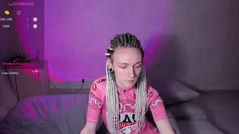 elliot_winki online show from November 2025 02:55:02 PM