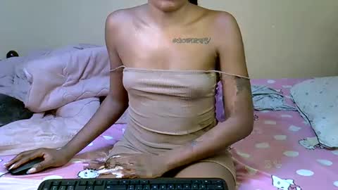 Snapshot of elllanna chatting on October 2025 07:40:02 AM elllanna online show from October 2025 07:40:02 AM