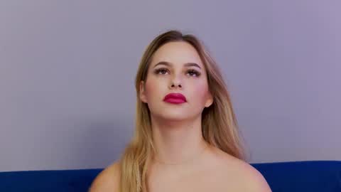 Snapshot of ellsa_jean chatting on October 2025 02:26:02 AM Elsa Jean online show from October 2025 02:26:02 AM