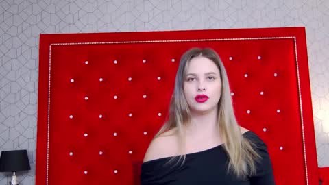 Snapshot of ellsa_jean chatting on November 2025 04:58:02 AM Elsa Jean online show from November 2025 04:58:02 AM