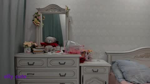 Elly Cute  online show from December 2024 02:58:02 AM