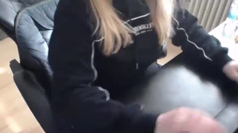 Snapshot of elly_petite chatting on October 2025 01:08:02 PM Elly online show from October 2025 01:08:02 PM