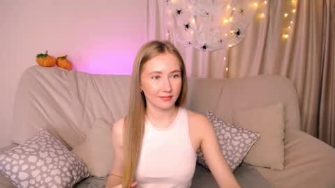 Elly online show from October 2025 02:36:02 AM