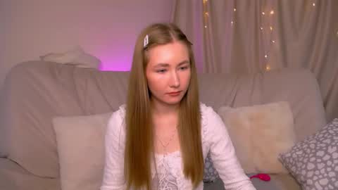 Elly online show from November 2025 03:16:02 AM