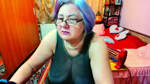 ellyhot53 online show from December 2024 12:34:02 AM