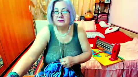 ellyhot53 online show from December 2024 01:39:02 PM