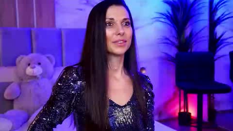 Elly online show from October 2025 08:14:02 PM