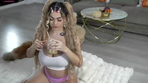 Elly online show from October 2025 10:27:01 AM