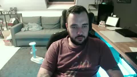 Elmo online show from November 2025 08:43:02 PM