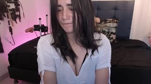 ELOWEN online show from September 2025 07:04:01 PM