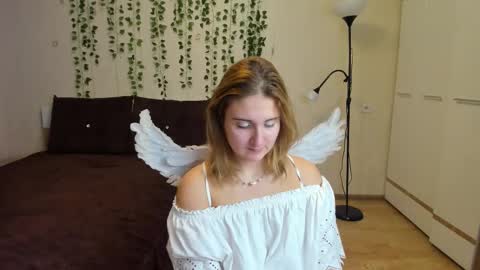 Snapshot of elsa_hot_here chatting on November 2025 09:33:01 AM Elsa online show from November 2025 09:33:01 AM