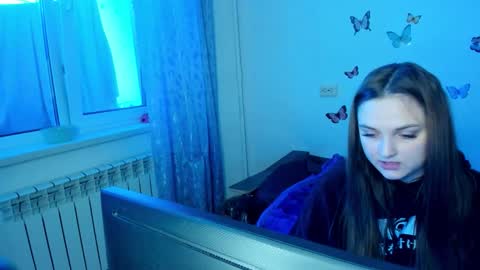 Snapshot of elsamails chatting on November 2025 10:04:02 AM Elsa online show from November 2025 10:04:02 AM