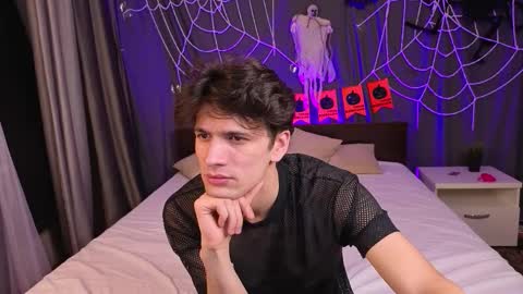 Snapshot of elvano_et chatting on October 2025 09:42:02 PM Elvano online show from October 2025 09:42:02 PM