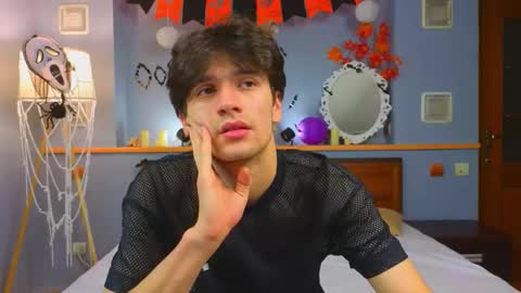 Snapshot of elvano_et chatting on November 2025 07:31:01 AM Elvano online show from November 2025 07:31:01 AM