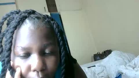 Snapshot of elvier_pretty chatting on October 2025 08:15:02 AM flo online show from October 2025 08:15:02 AM