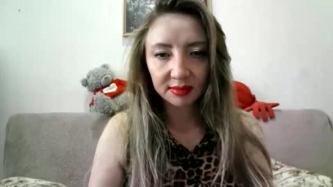 Snapshot of elvinasweet chatting on October 2025 05:46:01 AM ElvinaSweet online show from October 2025 05:46:01 AM