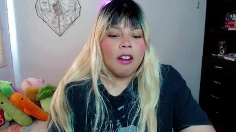 Ely online show from October 2025 07:14:02 PM