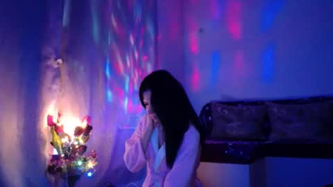 Elisa online show from January 2025 09:30:01 PM