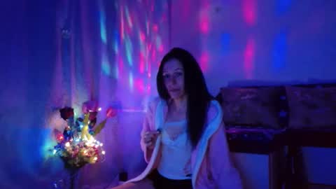 Elisa online show from January 2025 12:04:02 AM