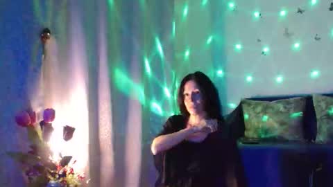 Elisa online show from September 2025 09:07:02 PM