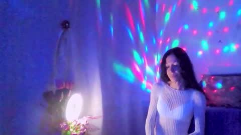 Elisa online show from October 2025 06:49:02 PM