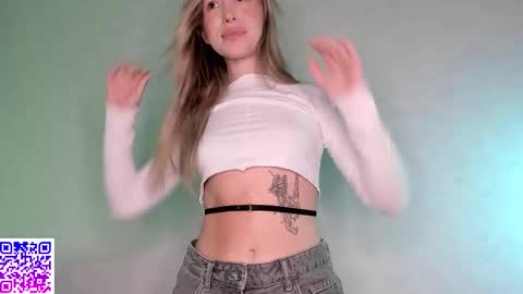 Elysia online show from September 2025 10:03:02 PM