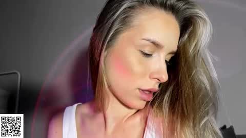 Elysia online show from October 2025 08:31:02 PM