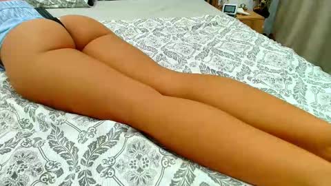 Snapshot of elyzabetth chatting on September 2025 07:30:02 PM Ely online show from September 2025 07:30:02 PM