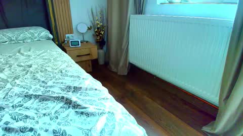 Snapshot of elyzabetth chatting on October 2025 07:17:02 AM Ely online show from October 2025 07:17:02 AM