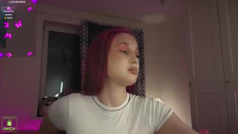 Snapshot of em1l1a chatting on November 2025 03:34:02 PM Em1l1a online show from November 2025 03:34:02 PM