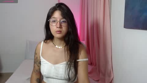 Snapshot of em_aa1 chatting on January 2025 04:37:01 AM A N D R E A online show from January 2025 04:37:01 AM