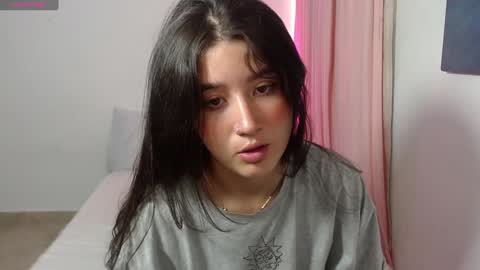 Snapshot of em_aa1 chatting on January 2025 12:18:01 PM A N D R E A online show from January 2025 12:18:01 PM