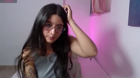 Snapshot of em_aa1 chatting on January 2025 03:27:02 AM A N D R E A online show from January 2025 03:27:02 AM