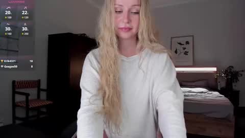 Emilie online show from September 2025 04:40:02 PM